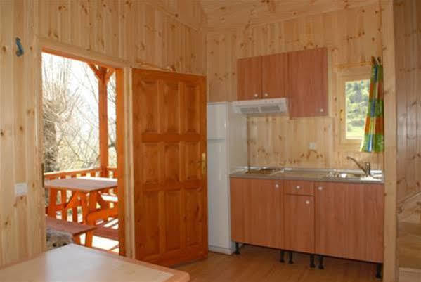 Camping La Torre Hotel Espot Exterior foto